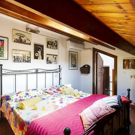 Anna's In Historical Center Apartment
